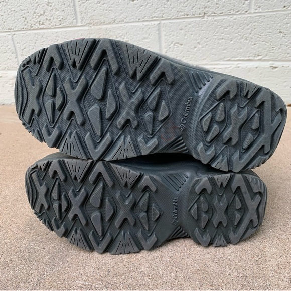 COLUMBIA // Big Kids Bugaboot - Size 5 - Picture 7 of 7